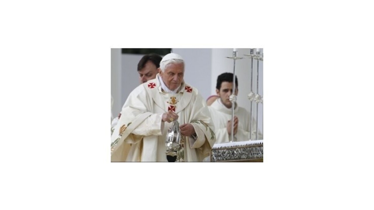 Pápež Benedikt XVI. rezignuje na svoj úrad