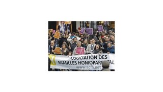 Francúzsko dalo zelenú manželstvám homosexuálov a ich adopcii detí
