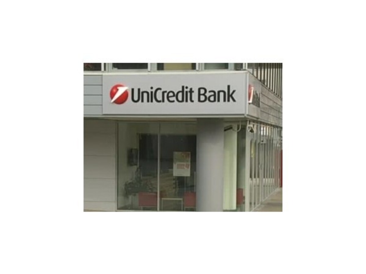 UniCredit zatvorí ešte 10 % pobočiek