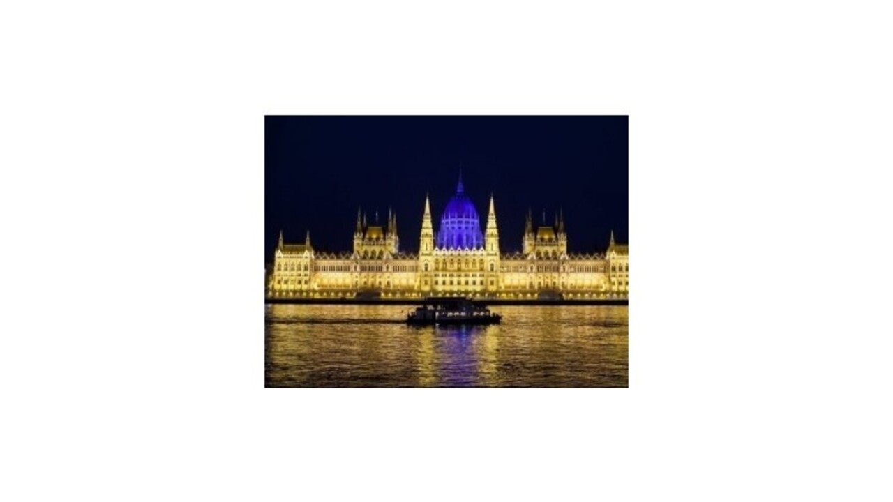 Tisíce ľudí demonštrovali v Budapešti proti novele ústavy