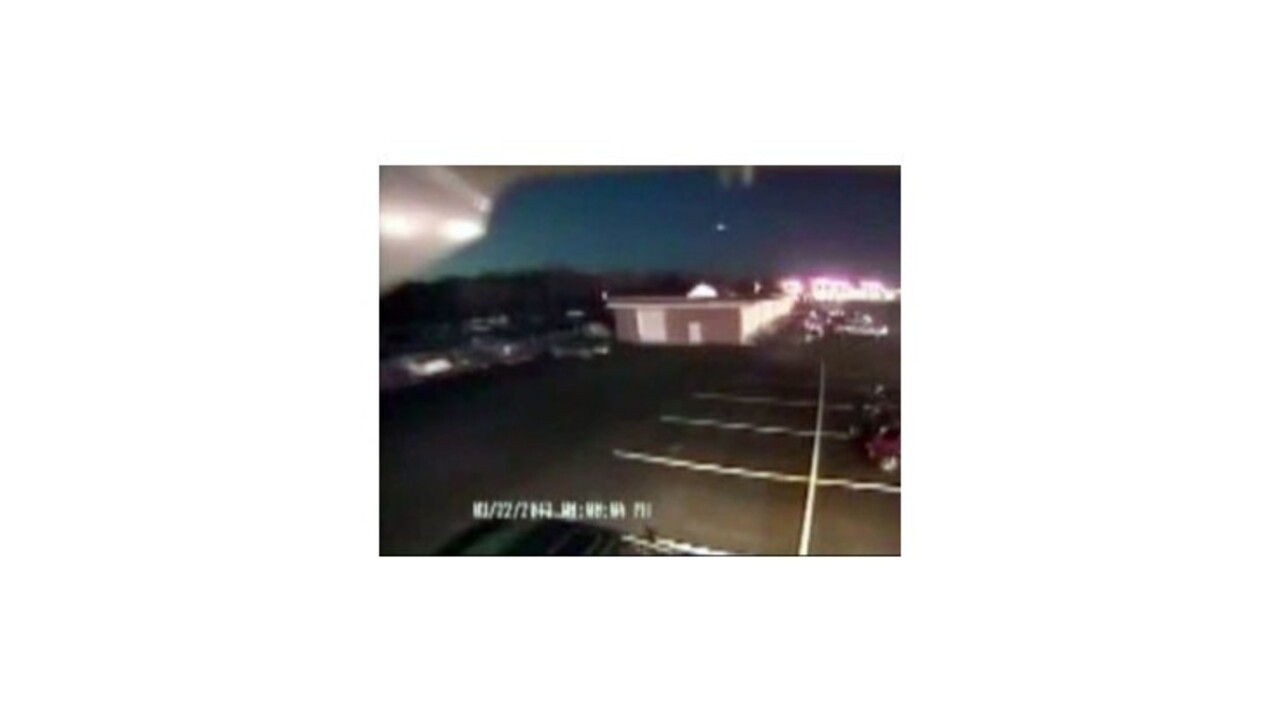 Svetelný úkaz nad východným pobrežím USA bol zrejme samostatný meteor