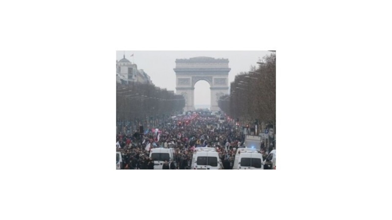 Státisíce ľudí demonštrovali v Paríži proti homosexuálnym manželstvám