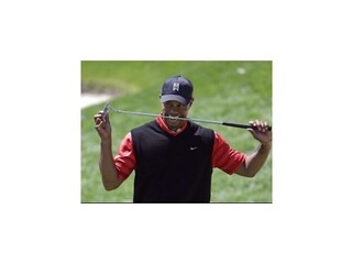 Woods po dva a pol roku opäť svetovou jednotkou