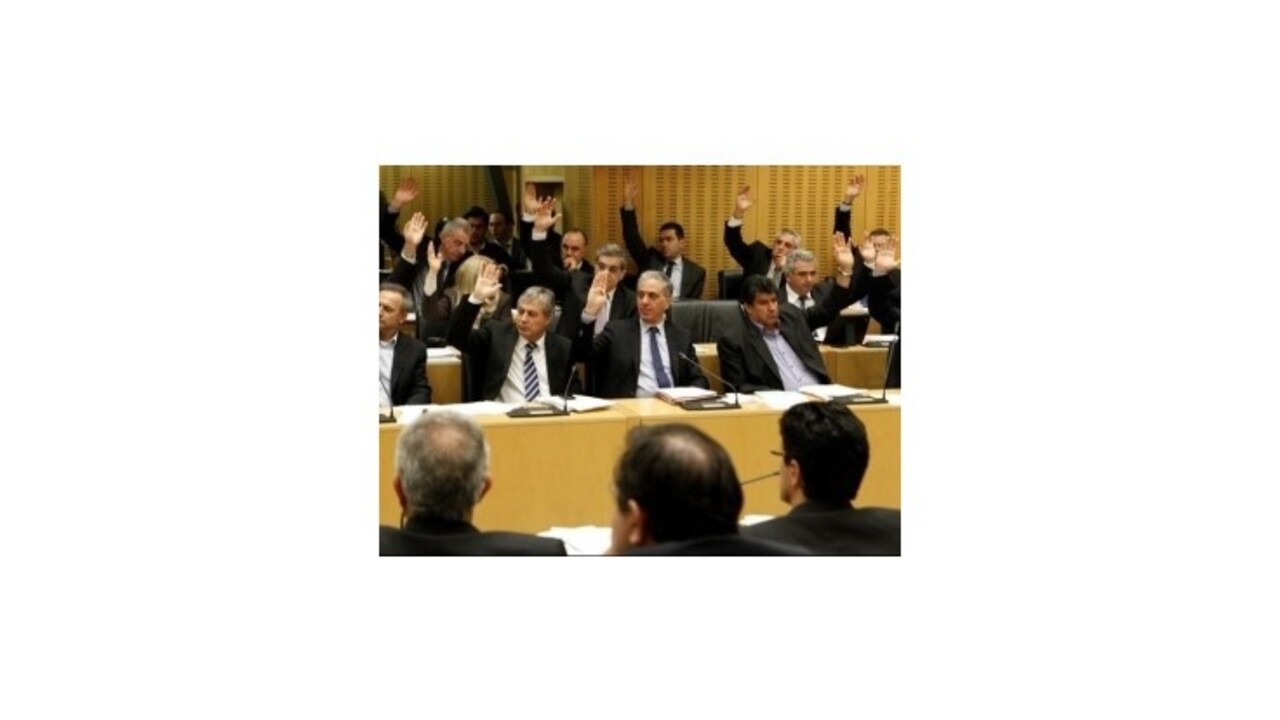 Cyprus šetrí, prezident si znížil plat o štvrtinu, vláda o pätinu