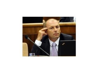 Ficova vláda spáchala za rok sedem hriechov, tvrdí Kaník