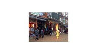 Dalajláma: Mnísi, ktorí sa upaľujú, nie sú šialenci