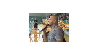 Mladí vodní pólisti Slávie získali podporu od Rytmusa