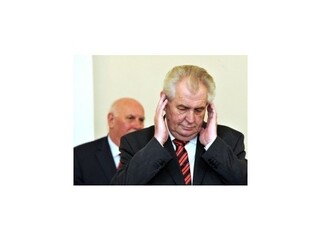 Zeman chce presadiť Klausovú cez premiéra a obísť Schwarzenberga