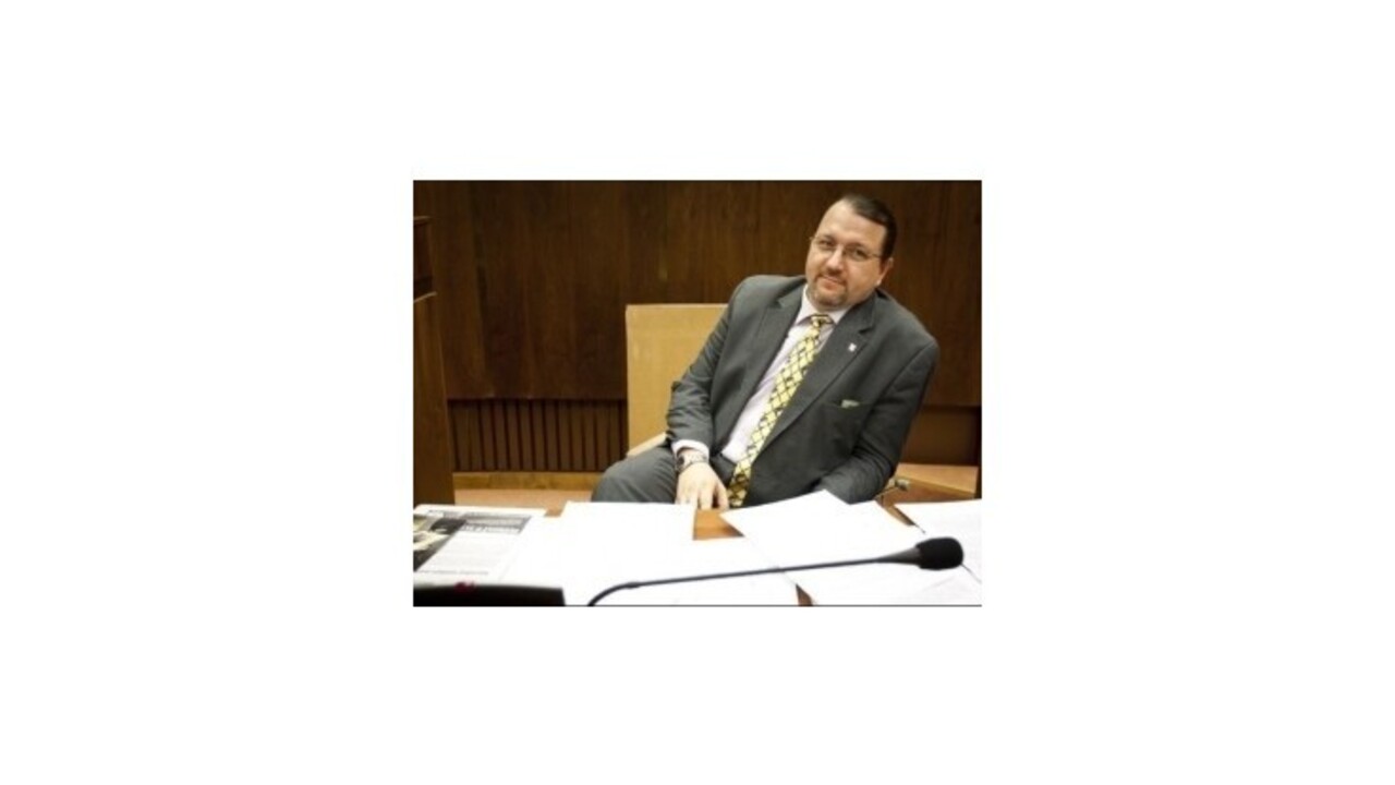 Škripek chce opäť predložiť novelu zákona zakazujúcu nahotu v tlači