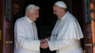 Benedikt XVI + František (SITA)