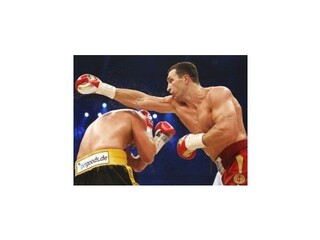 Vladimir Kličko suverénnym spôsobom obhájil štyri boxerské tituly