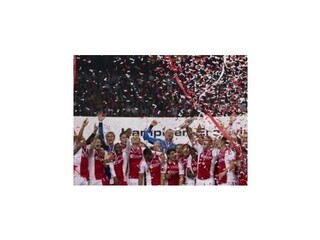Ajax získal tretí holandský titul za sebou