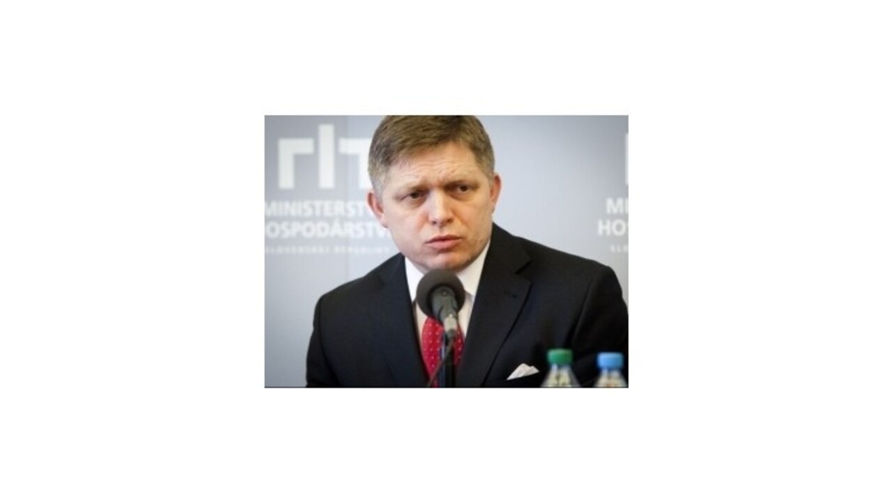 Fico sa musí ospravedlniť Radičovej za spájanie s korupciou
