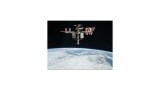 Posádka vesmírnej stanice zistila unikajúci amoniak