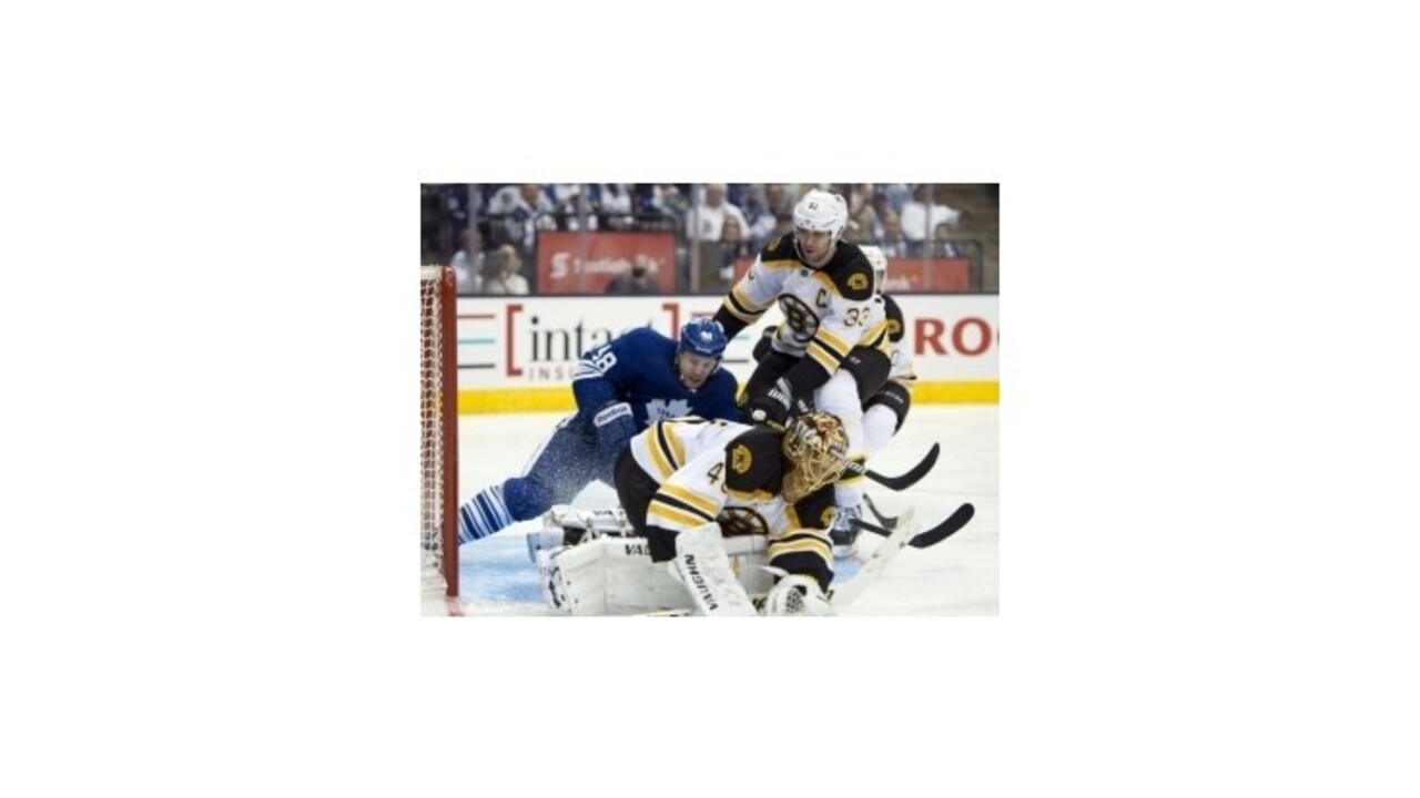 Chárov gól Bostonu na spečatenie postupu nestačil, LA ide ďalej, Halák končí