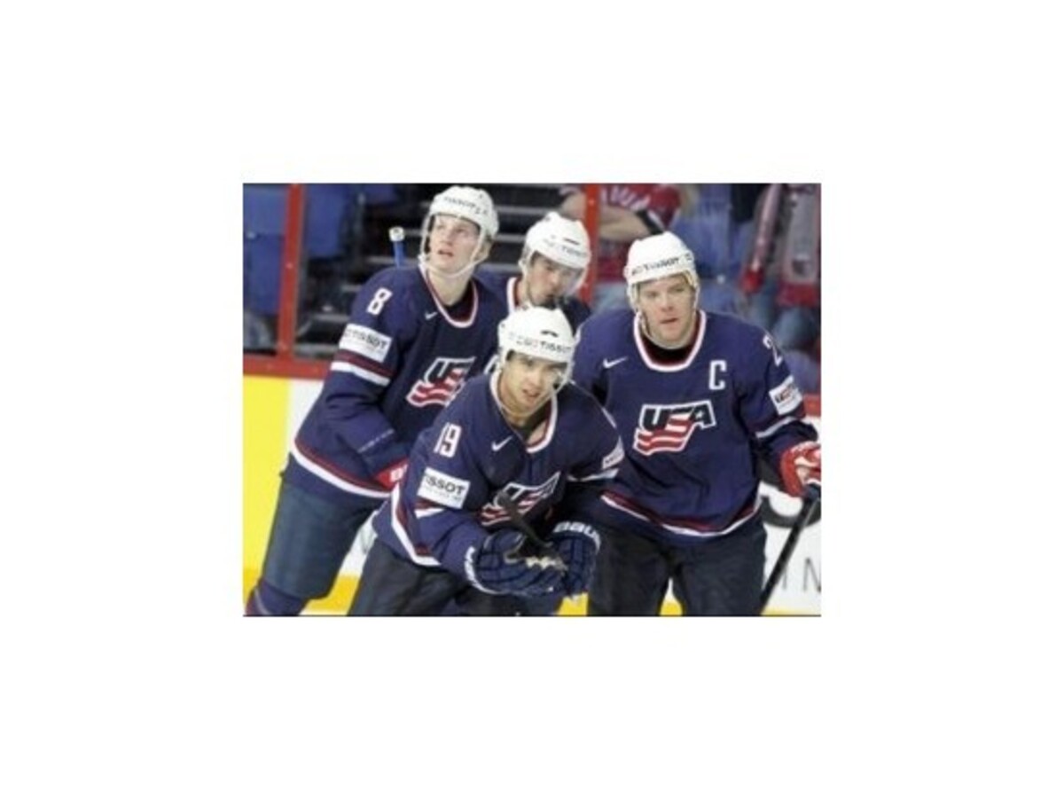 Američania skompletizovali súpisku, proti Slovákom aj Oshie