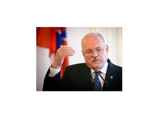 Prezident podpísal novelu, o Čentéšovi rozhodne pôvodný senát