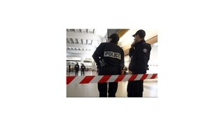 Francúzska polícia zadržala muža podozrivého z útoku na vojaka v La Défense