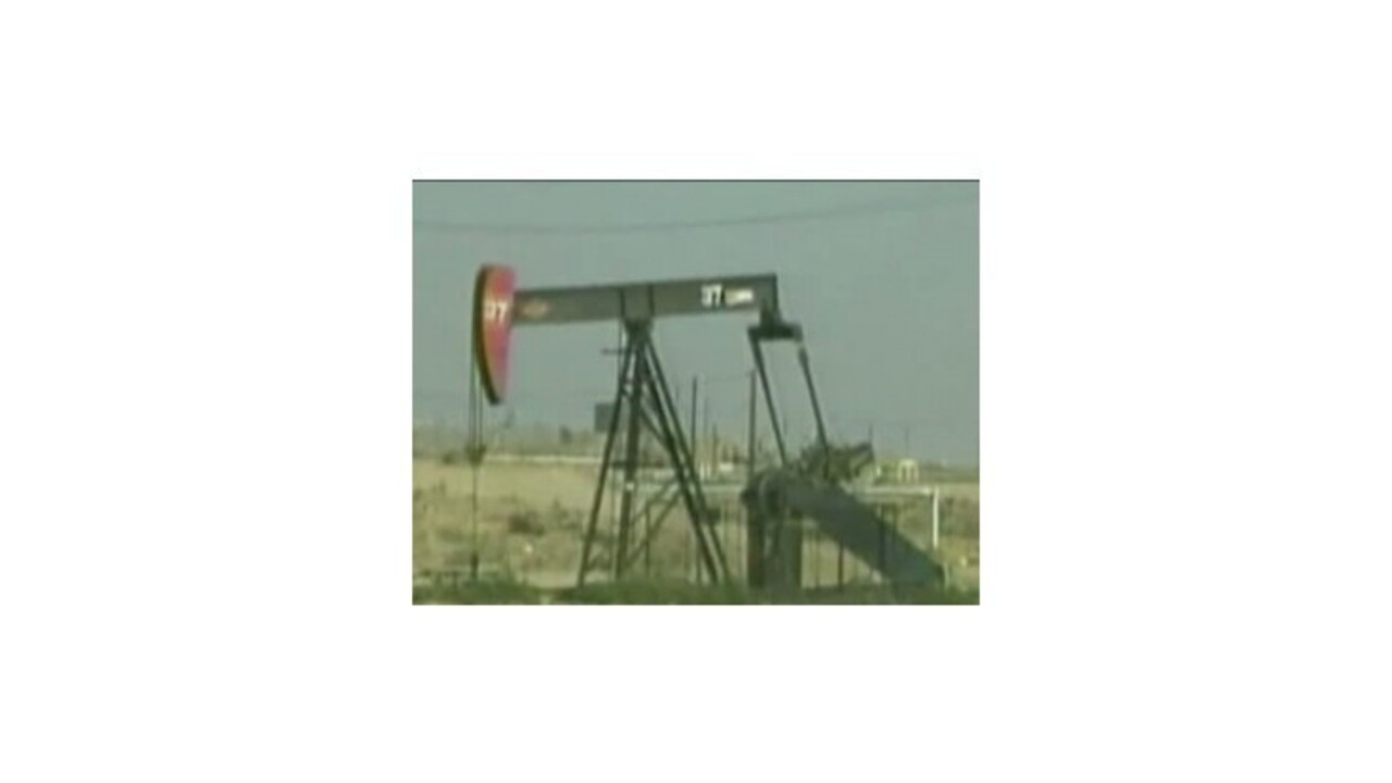 Rozhodnutie členov OPEC viedlo k poklesu ceny barelu