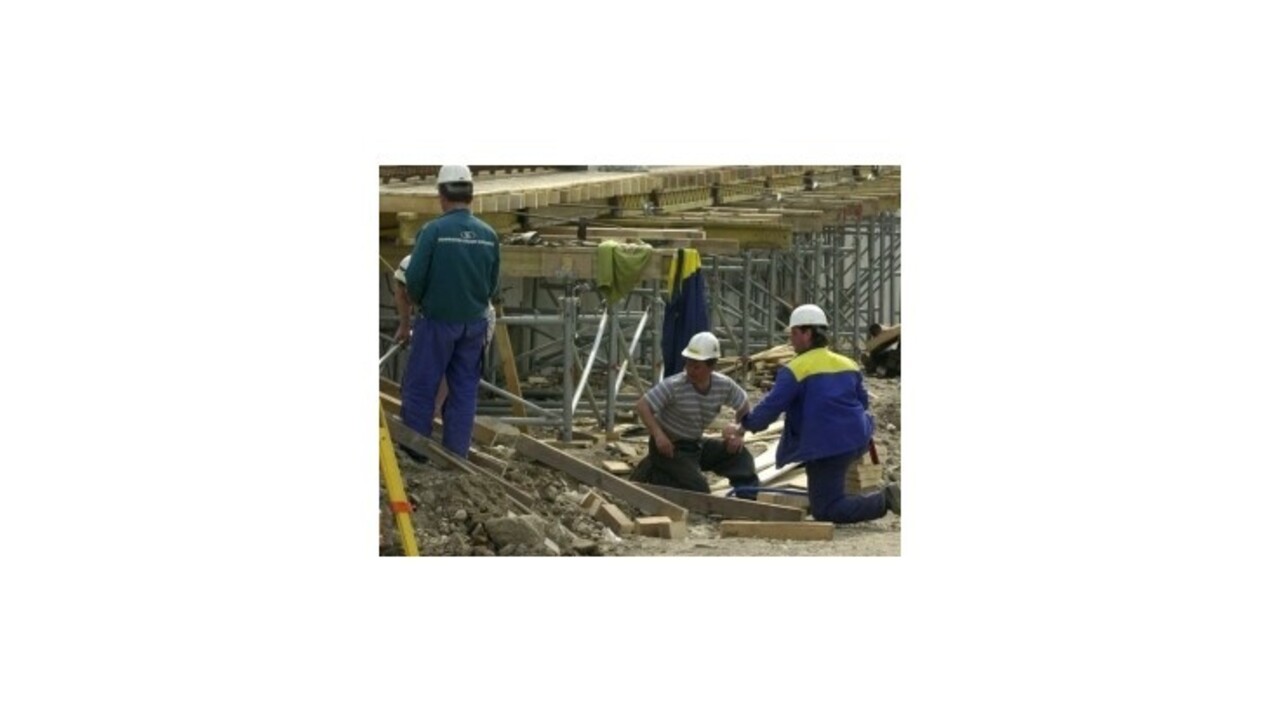 Doprastav utlmil práce, banky mu zablokovali účty