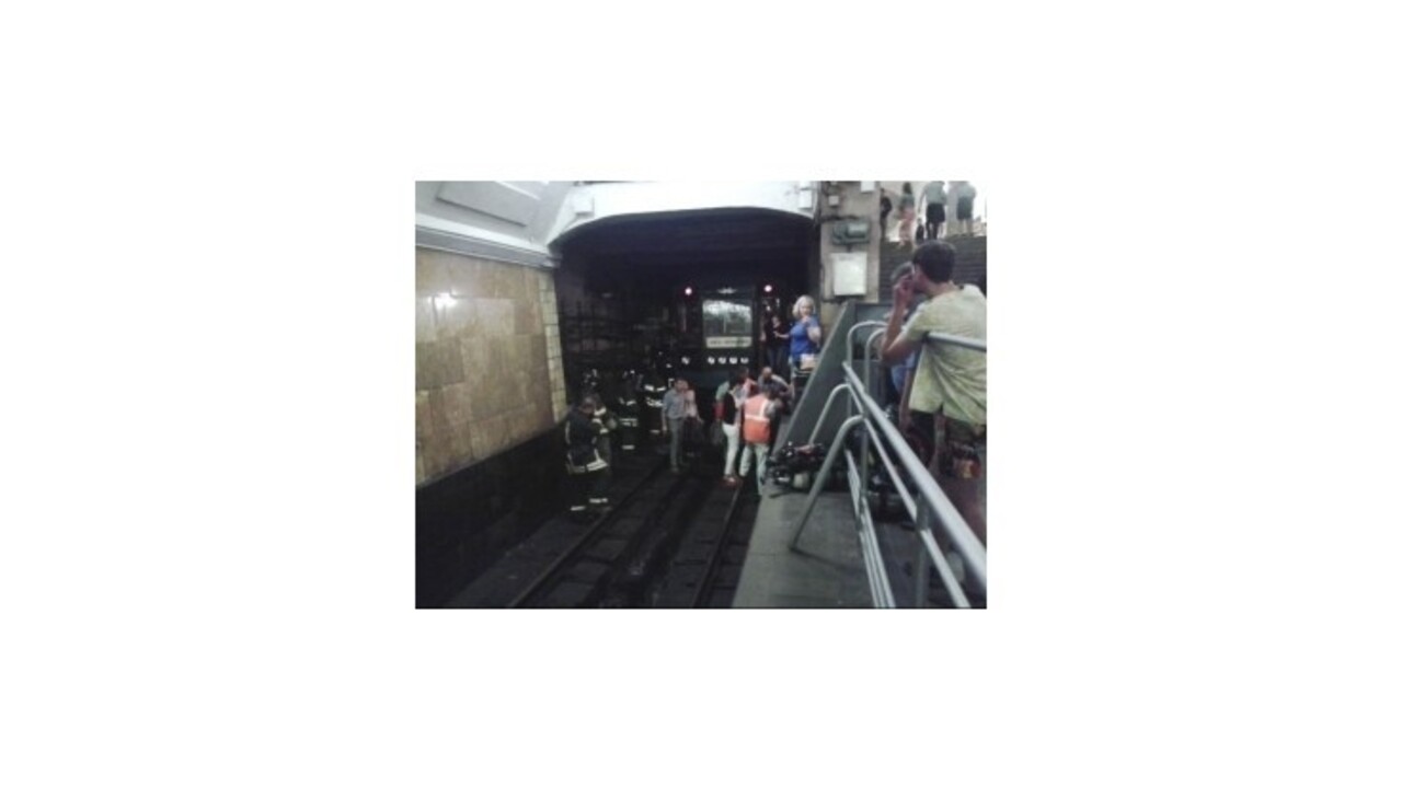 Najmenej 40 zranených pri požiari kábla v moskovskom metre