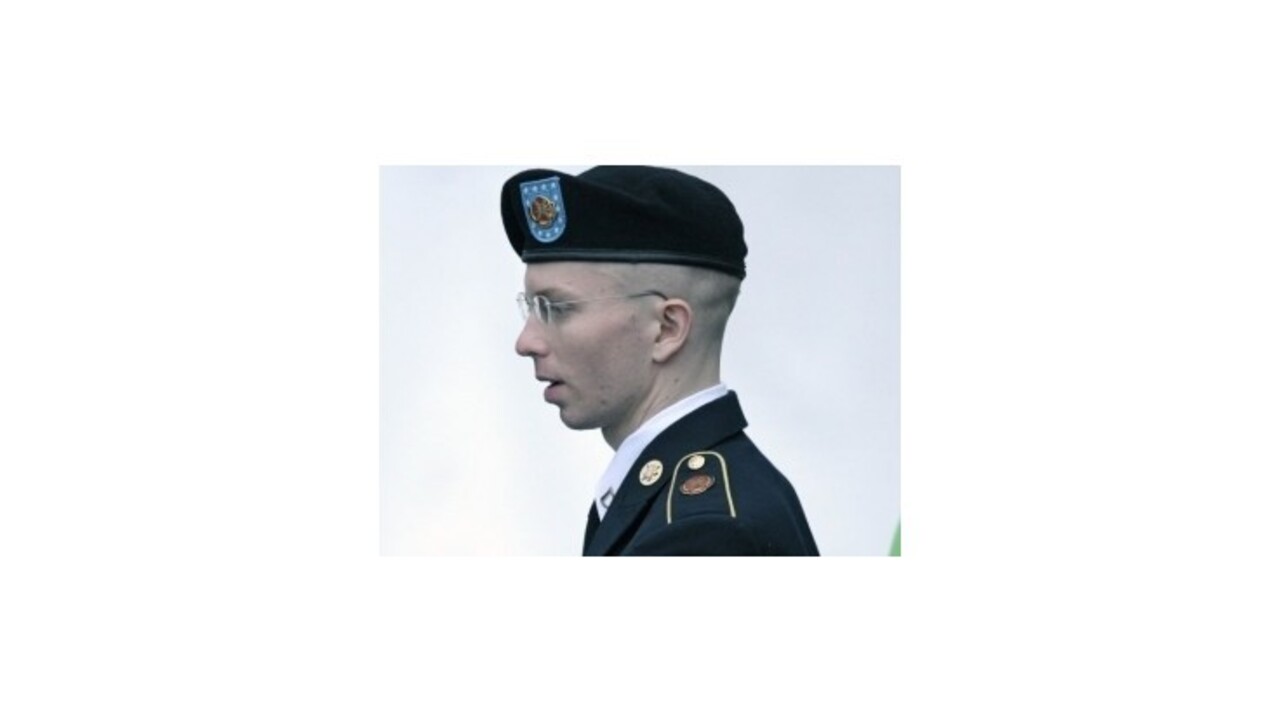 Proti Manningovi svedčil expert na vrtuľníky