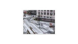 Snehová búrka na Novom Zélande zastavila lety a prerušila elektrinu