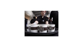 Sieť kaviarní Starbucks zaplatila v Británii po štyroch rokoch prvú firemnú daň