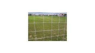 Desiatky futbalových klubov sa stali obeťou českého podvodníka