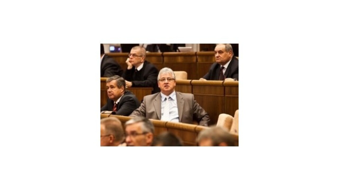 Funkcionári, ktorí nepodali priznania dostali pokuty