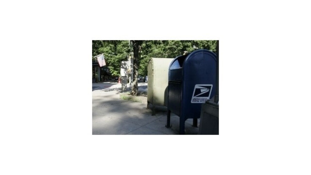 Predmetom amerického sledovania je aj tradičná korešpondencia