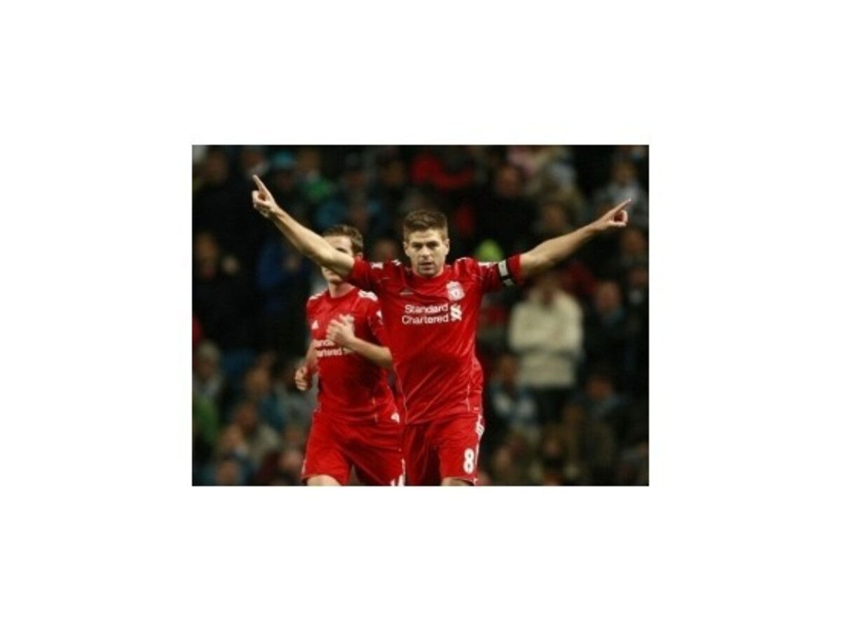 Gerrard zostáva hráčom FC Liverpool ďalšie dva roky