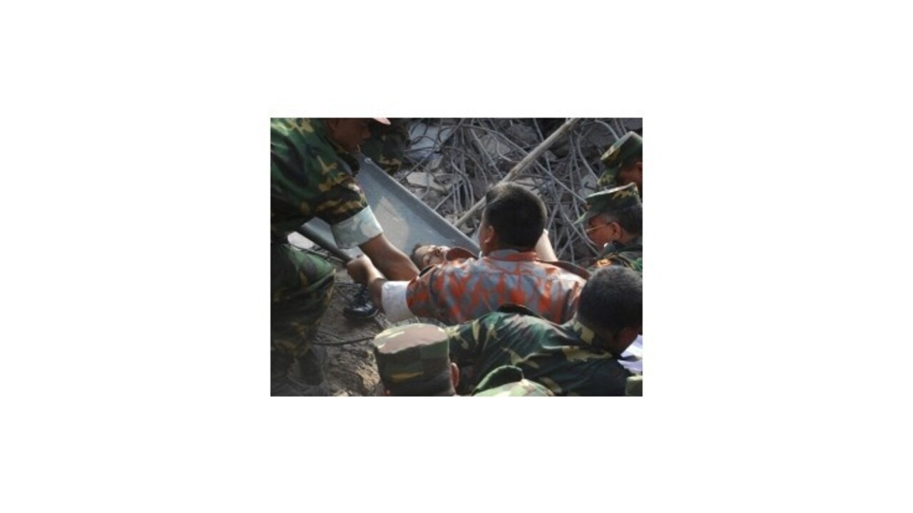 Zadržali starostu bangladéšskeho mesta, kde sa zrútila továreň