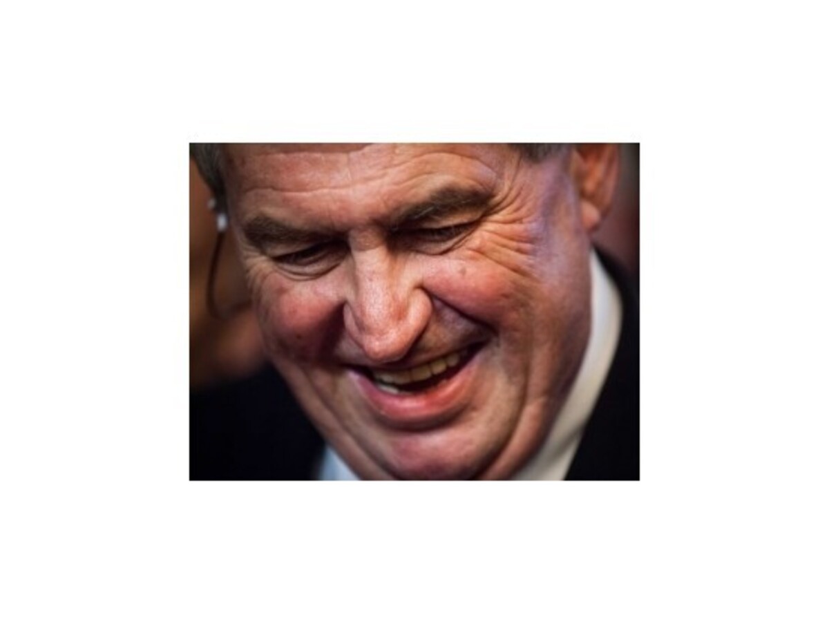 Zeman podpísal menovacie listiny takmer 20 veľvyslancov