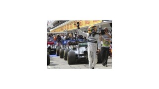 Pole position na VC Maďarska má Hamilton