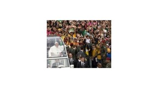 Pápež František sa rozlúčil s brazílskymi veriacimi