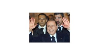 Som nevinný, vyhlásil Berlusconi pred tisíckami priaznivcov