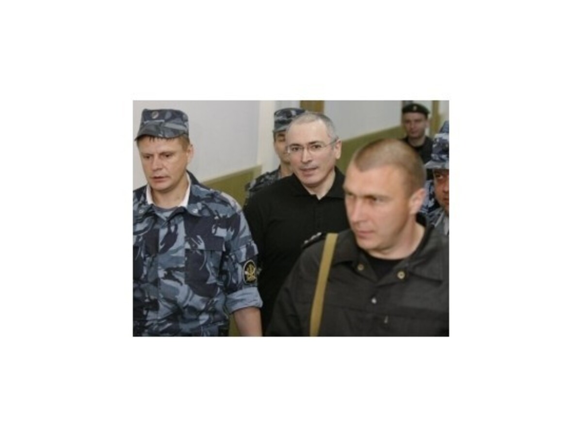 Chodorkovskému a Lebedevovi znížili trest o dva mesiace