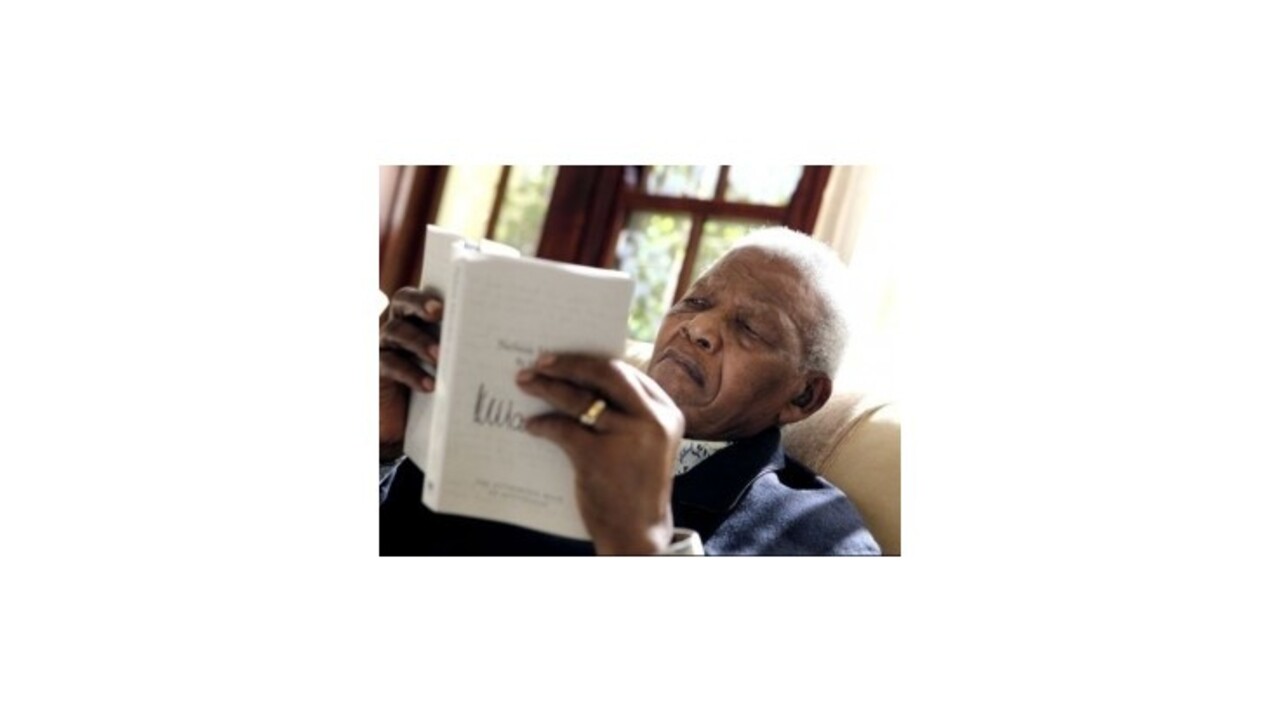 Zdravotný stav exprezidenta Nelsona Mandelu sa zlepšil