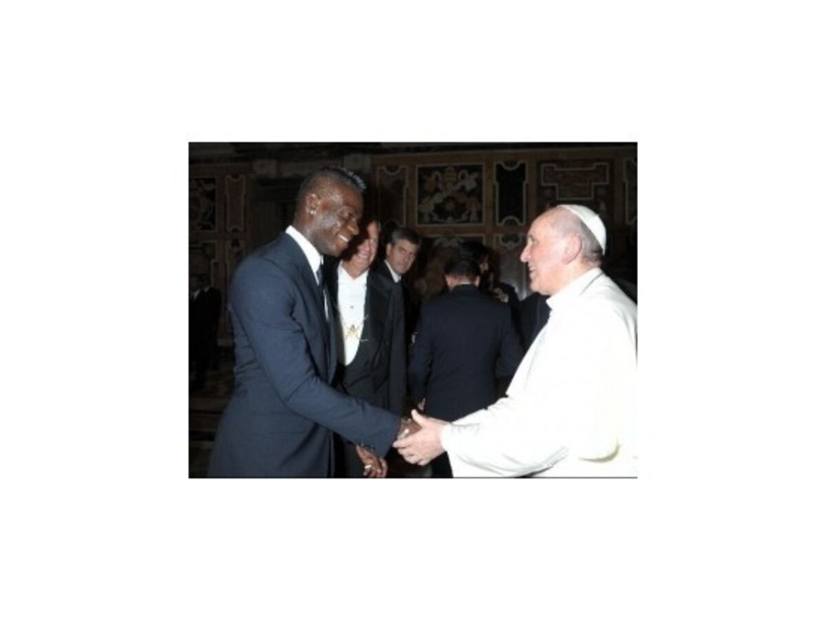 Pápež sa počas audiencie v súkromí rozprával len s Balotellim
