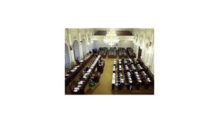 Česká Snemovňa sa zrejme rozpustí, za je vyše 120 poslancov