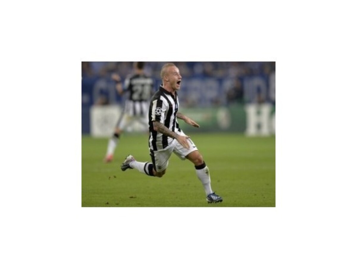Stoch zariadil remízu PAOK na Schalke, Arsenal deklasoval Fenerbahce