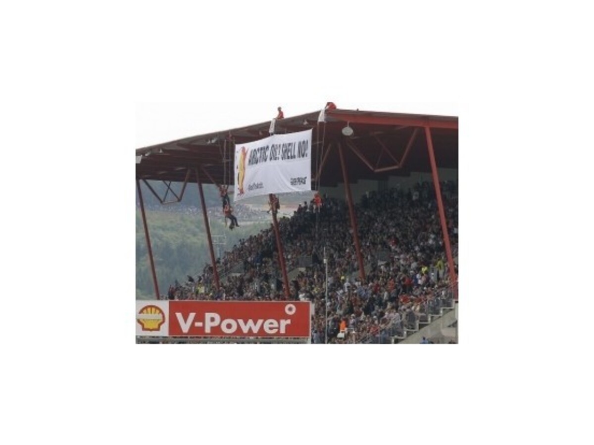 Hnutie Greenpeace sa postaralo o rozruch v Spa, protestovalo proti Shellu