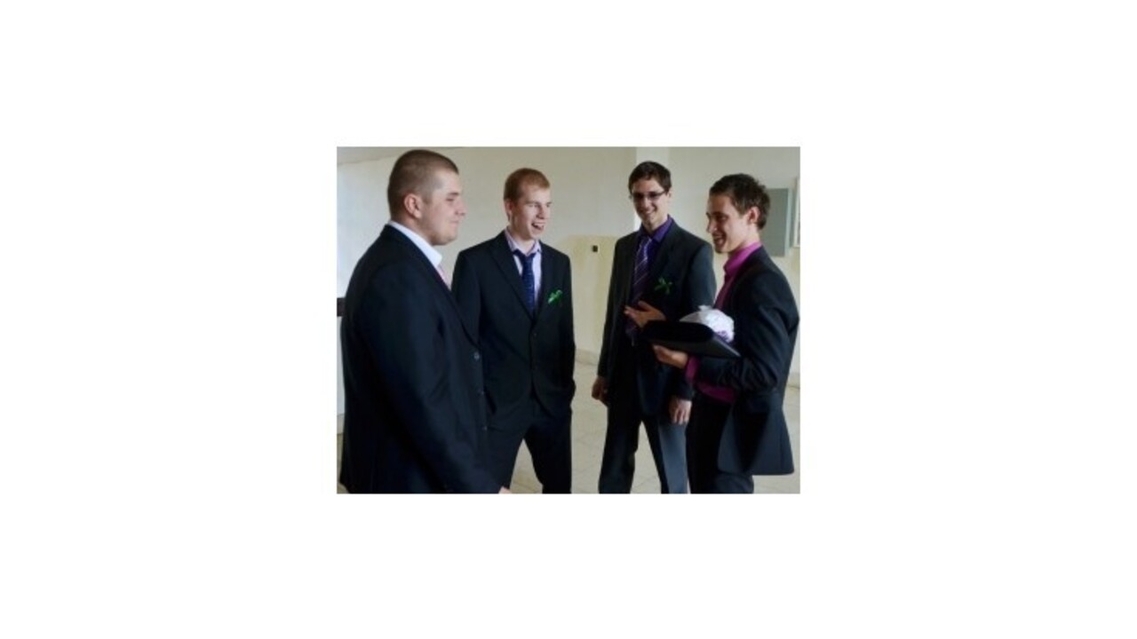 Brány bilingválneho gymnázia v Snine zostávajú zatvorené