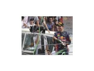 V Monze suverénne triumfoval Vettel, titul má na dosah