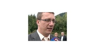 V Zborove nad Bystricou sa na most vyzbierali občania