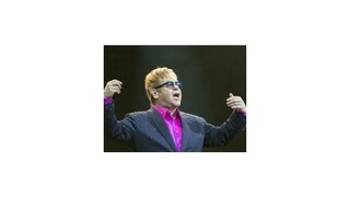 Rodičia žiadajú Putina, aby zrušil koncerty Eltona Johna