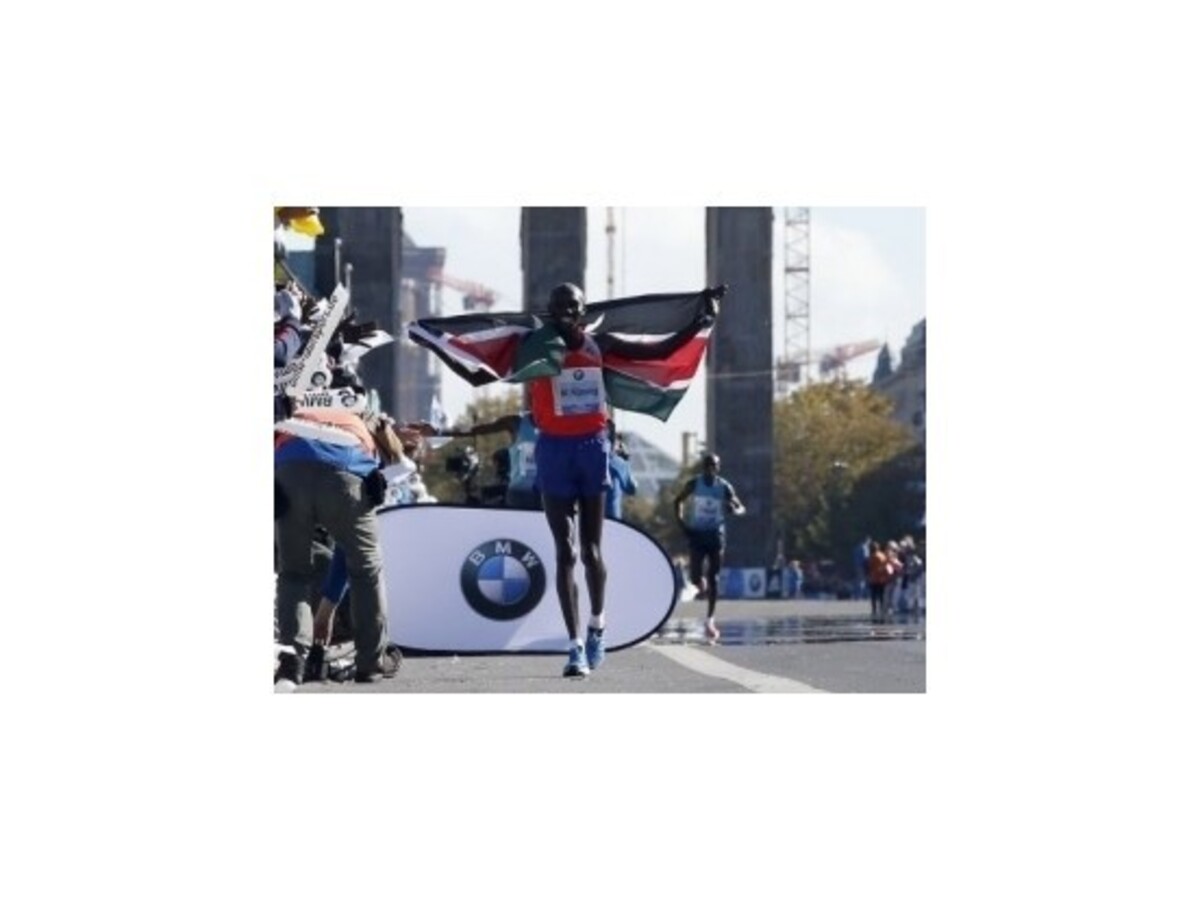 Keňan Kipsang zabehol nový svetový rekord v maratóne