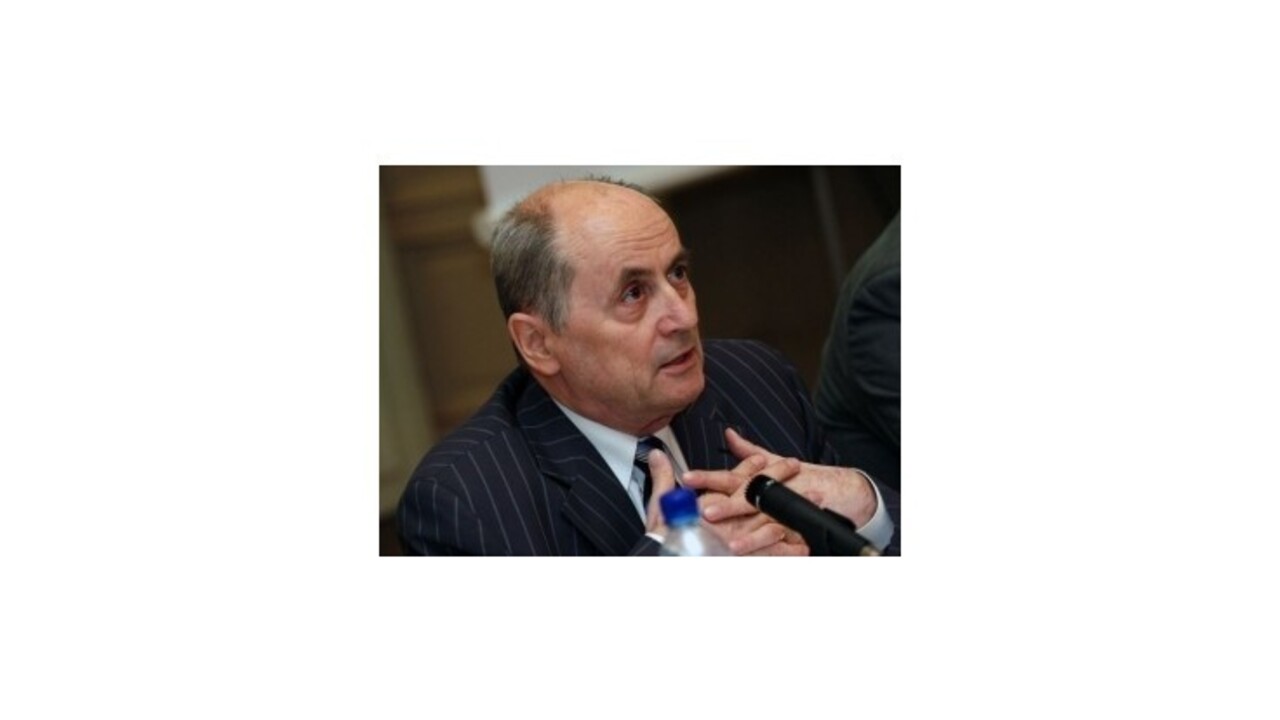 Zakladateľ KDH Ján Čarnogurský vystupuje z hnutia