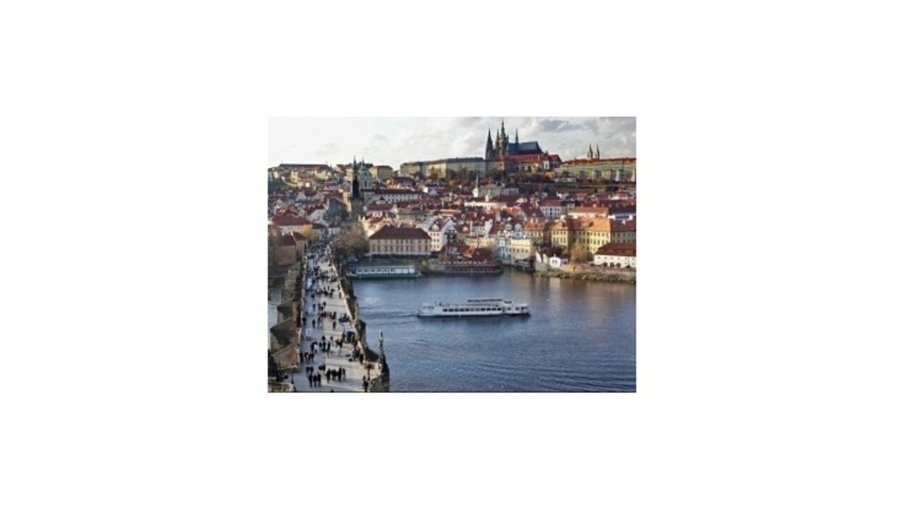 Vedenie Prahy pobúril dokument o meste podvodníkov a pasákov